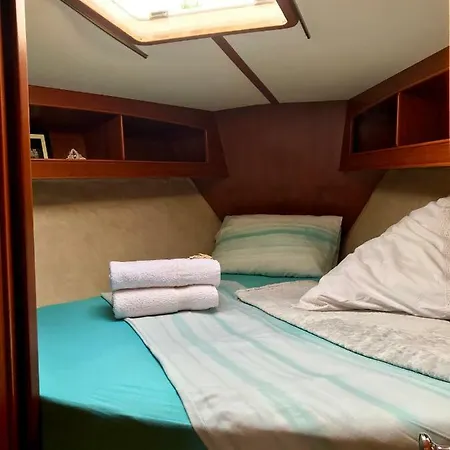 Sleep&boatsbreakfast Barcelona Hotel en barco *