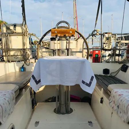 Botel Sleep & Boats Barcelona Sant Adria de Besos