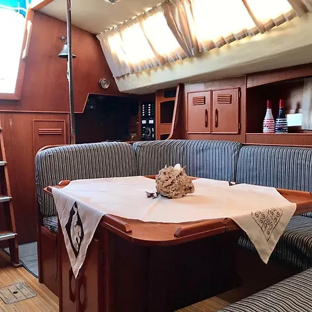 Sleep&boatsbreakfast Barcelona Hotel en barco