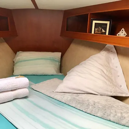 Botel Sleep & Boats Barcelona Sant Adria de Besos