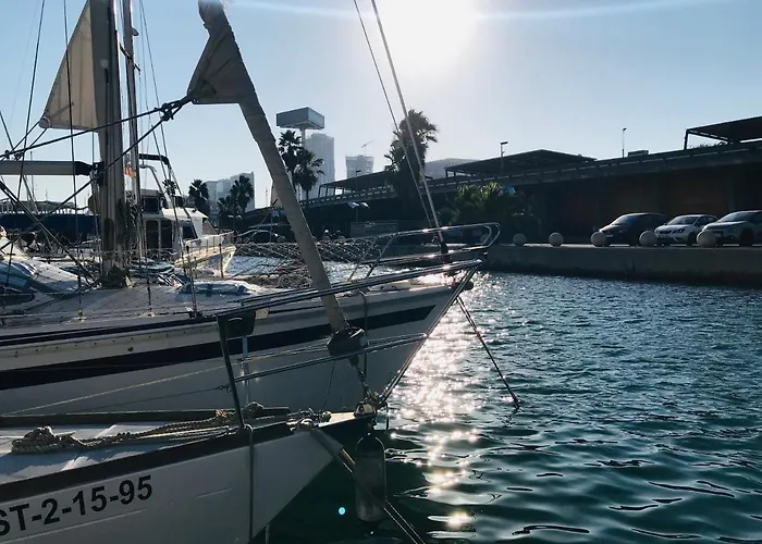 Sleep & Boats Barcelona 船屋 圣阿德里安-德贝索斯